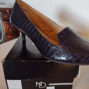 New Direction Women's Shoes size 10M Black Alligator Look 2" heel,New